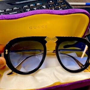 100% Authentic Gucci crystals Fold blue lens